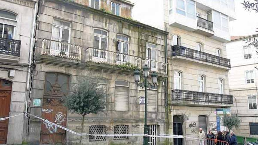 El edificio número 36 de Alfonso XIII que tuvo que ser acordonado ante el riesgo de desplome
