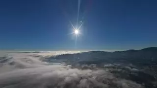 La niebla a vista de pájaro desde O Morrazo