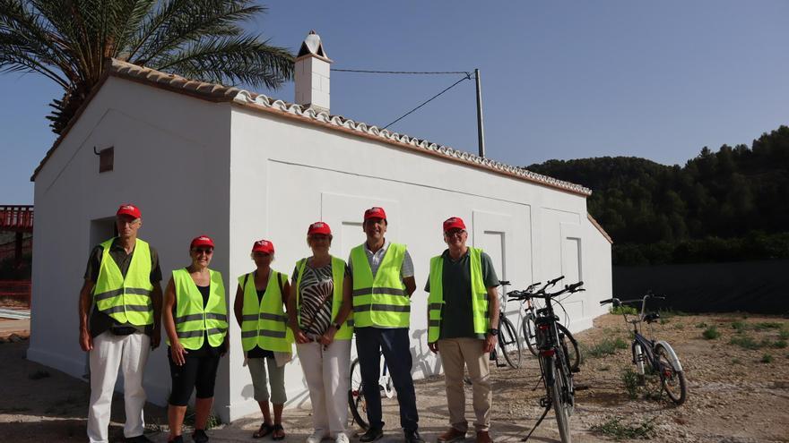 La Barraca d’ Aigues Vives restaura la caseta guardagujas del viejo Trenet