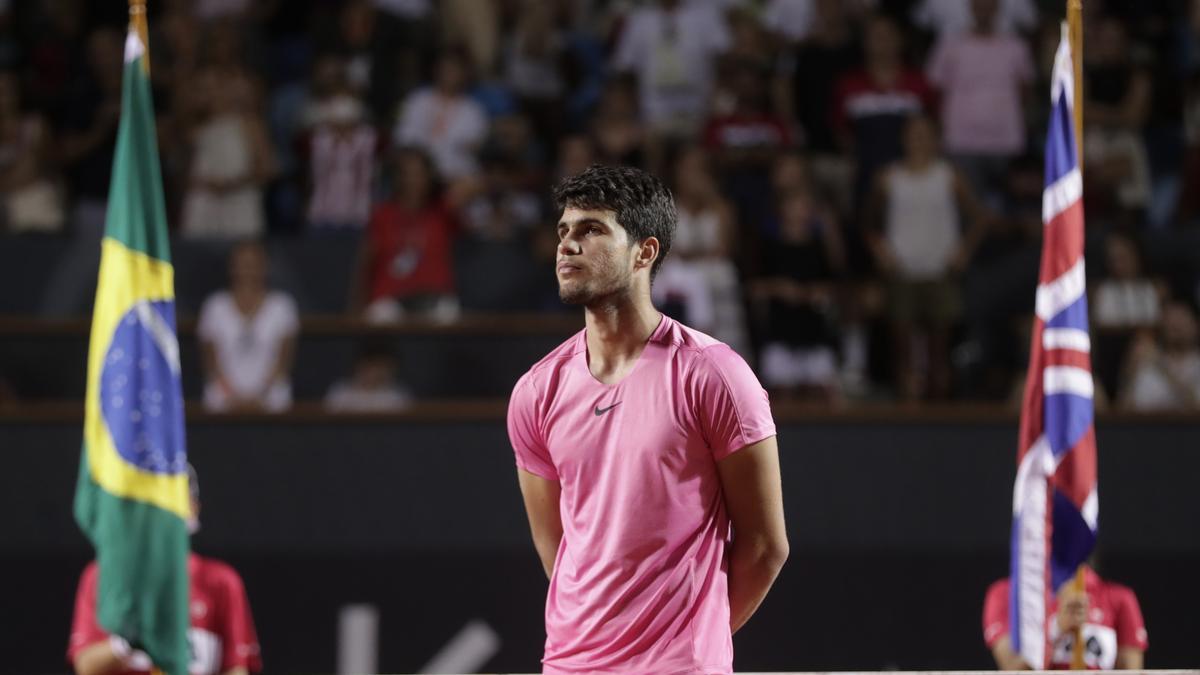 Carlos Alcaraz, durante la entrega de trofeos del Open de Río