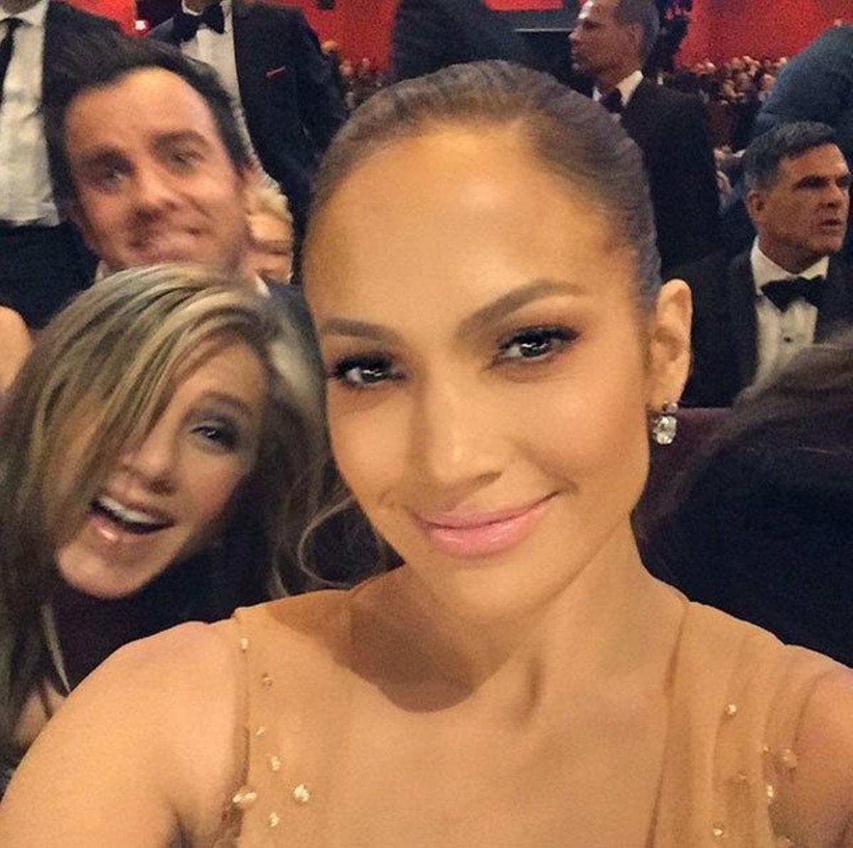 Jennifer Lopez  selfie con 'photobomb' en los Oscar 2015