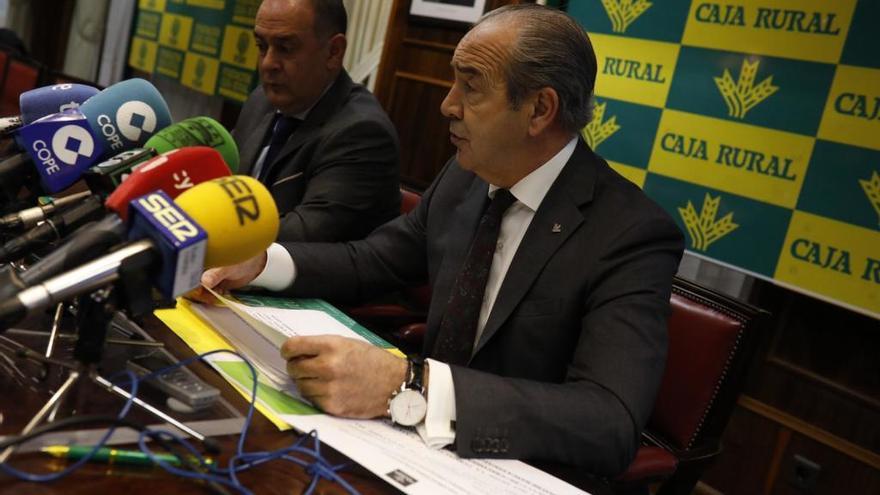 Nicanor Santos y Cipriano García, durante la presentación del balance.