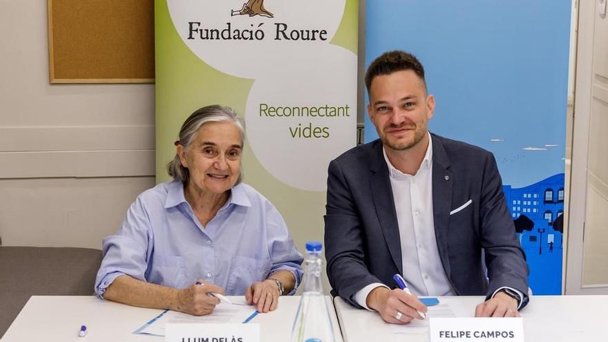 Llum Delàs, presidenta de la Fundació Roure, y Felipe Campos, consejero delegado de Aigües de Barcelona