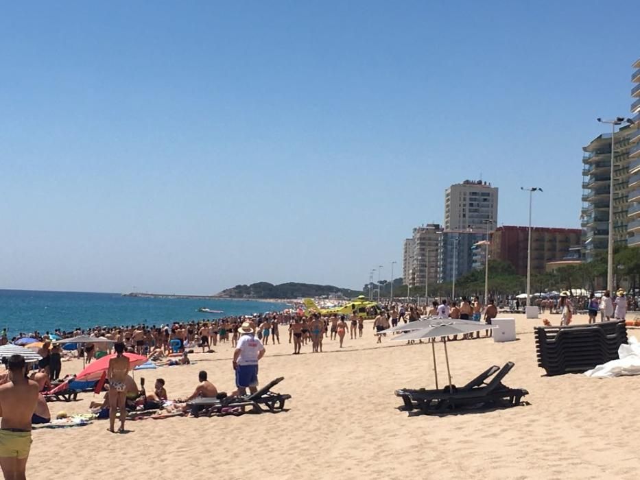 Mor una turista mentre es banyava a la platja Gran de Platja d''Aro