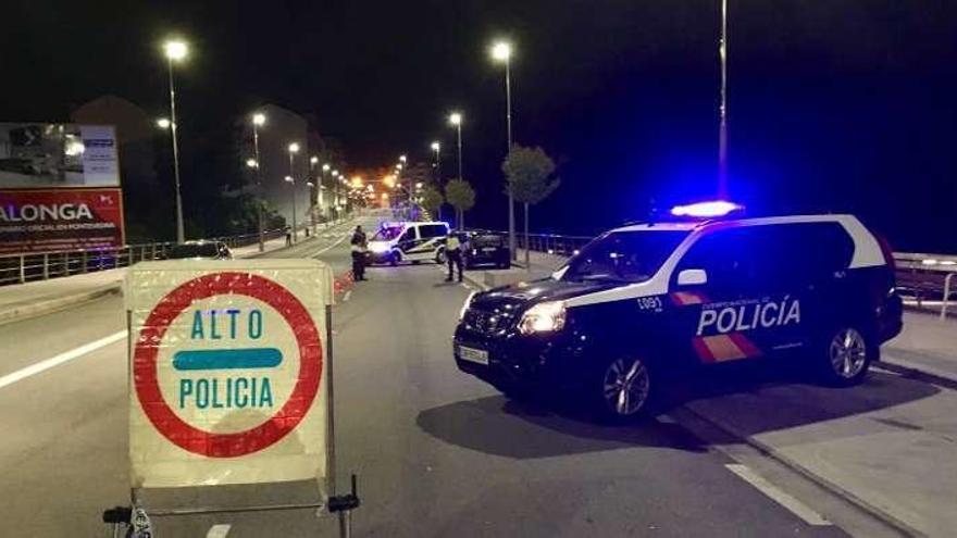 Uno de los controles realizados en la calle Josefina Arruty. // FdV