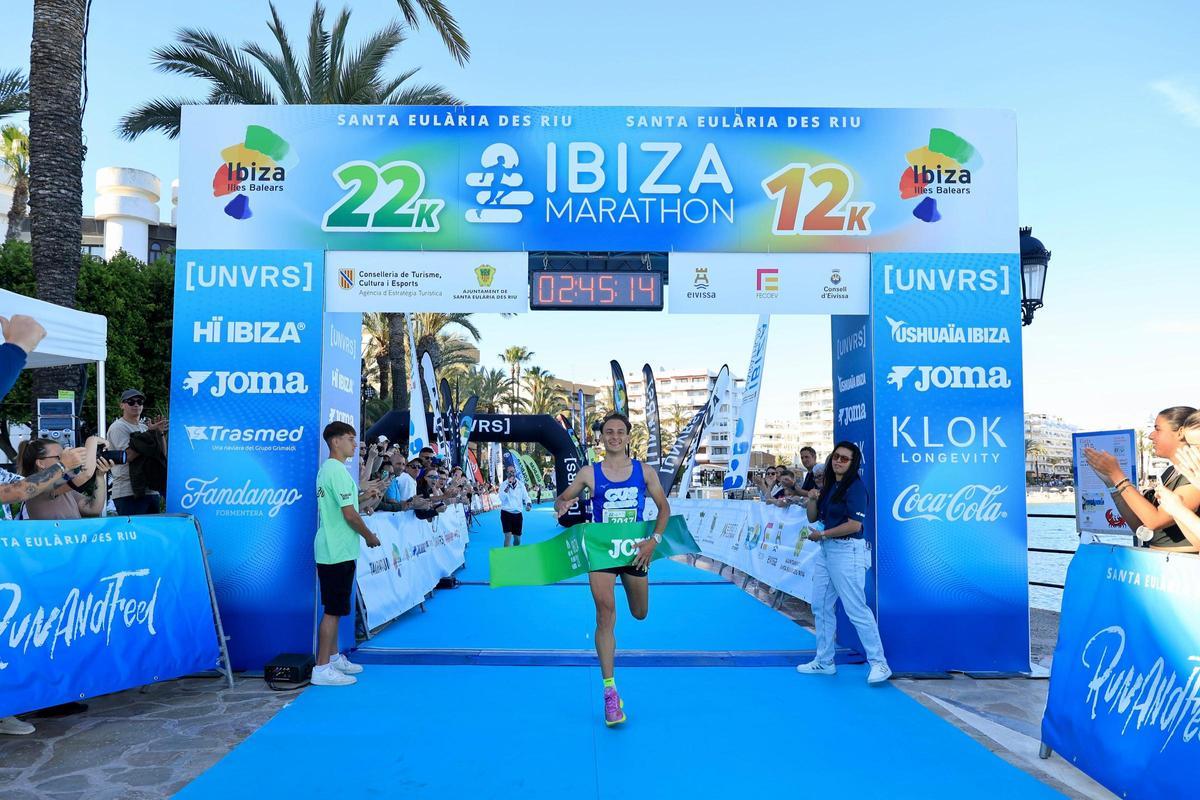 Mira aquí todas las imágenes de la Santa Eulària Ibiza Marathon Mira aquí todas las imágenes de la Santa Eulària Ibiza Marathon