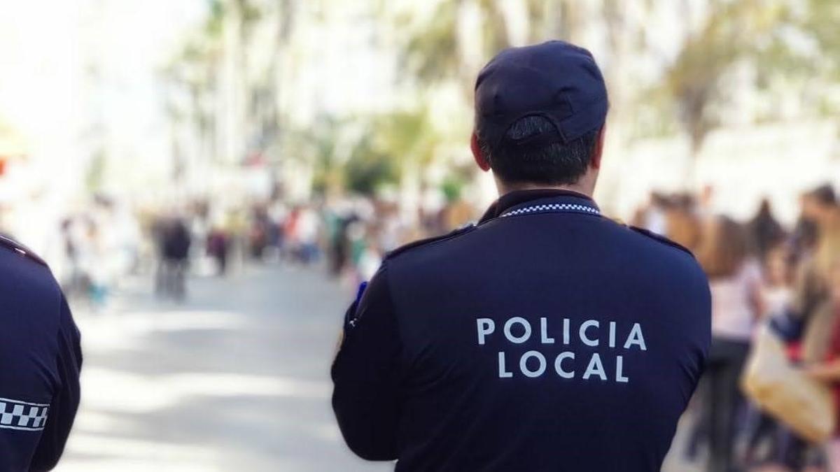 Un agente de la Policía Local de Elche