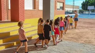 La escuela de verano en Orihuela, en el "aire" también para agosto