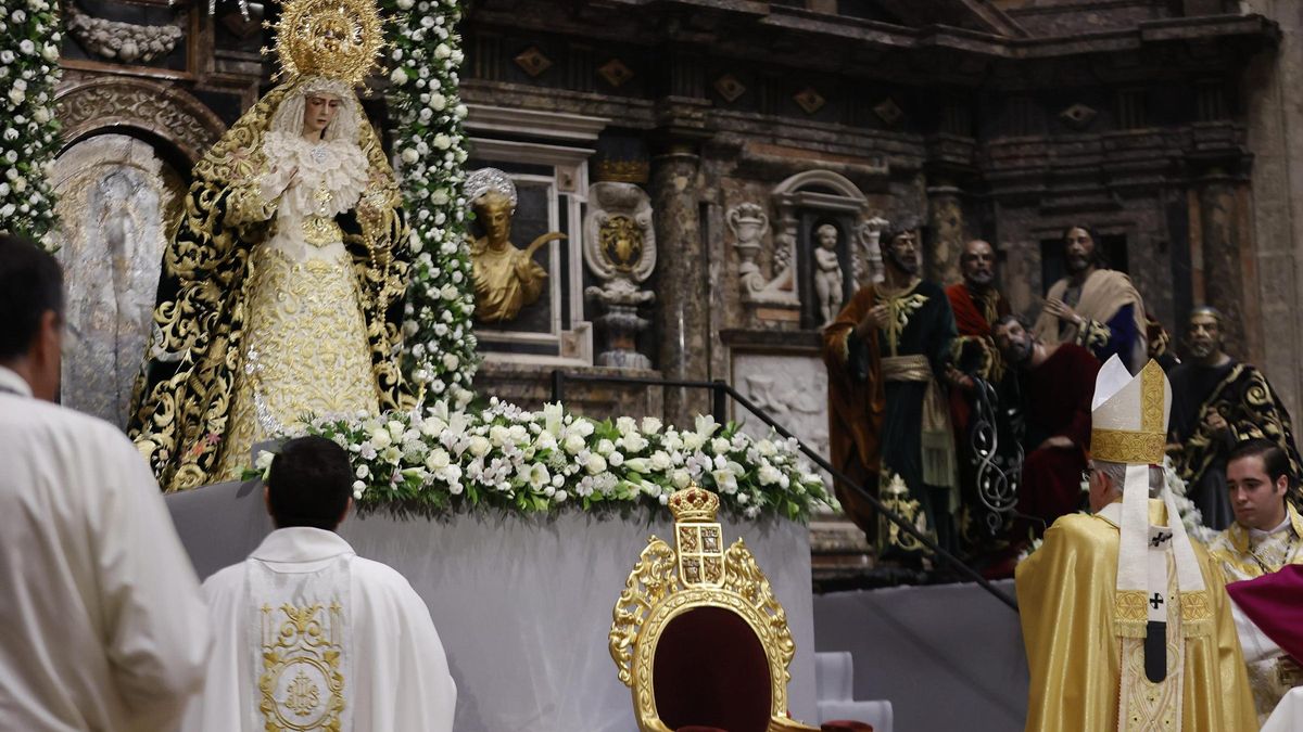Coronación de la Virgen del Rocío de la Hermandad de la Redención