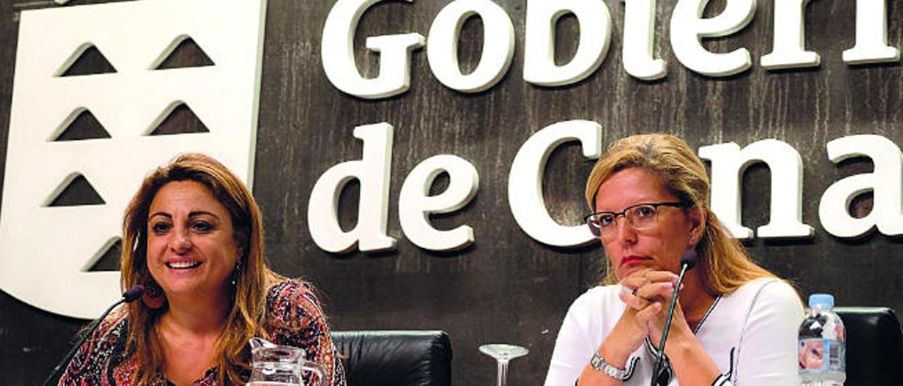 Cristina Valido (i) y Carmen Morales.