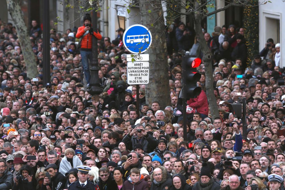 Multitudinario funeral por Johhny Hallyday en París