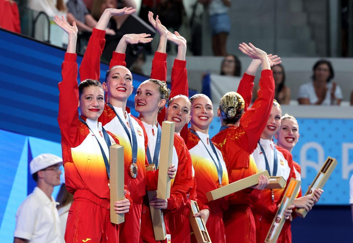 España da el gran salto y regresa con el bronce al Olimpo de natación artística. El equipo español de natación artística se luce en la definitiva rutina acrobática y logra la medalla de bronce, el primer metal en la disciplina desde Londres 2012.