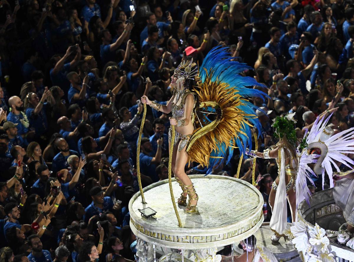 El Carnaval de Brasil festeja el fin de la era Bolsonaro