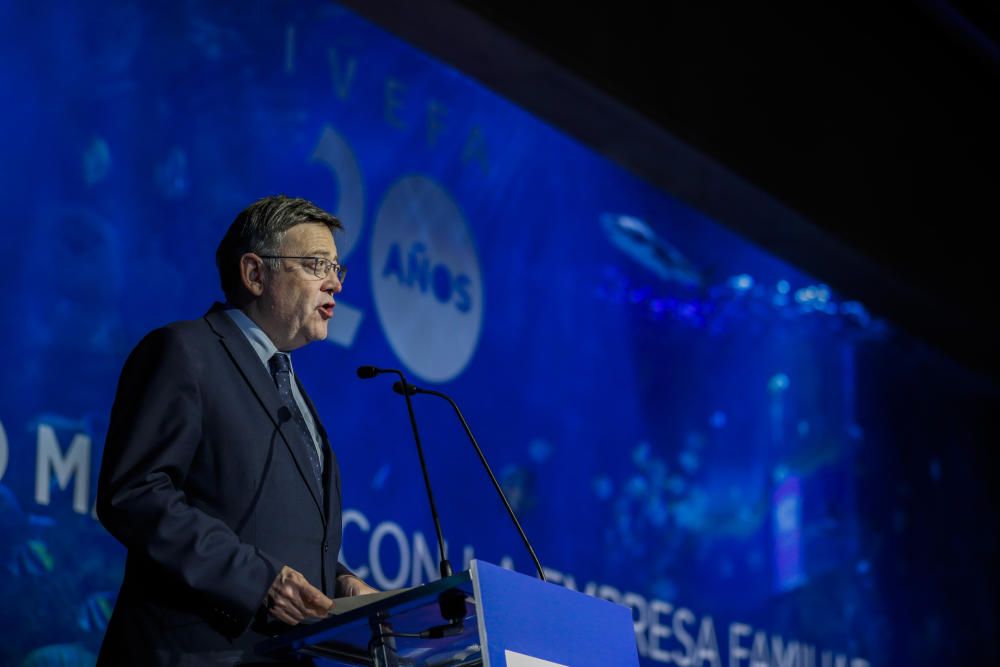 Instante de la gala del instituto de empresa familliar.