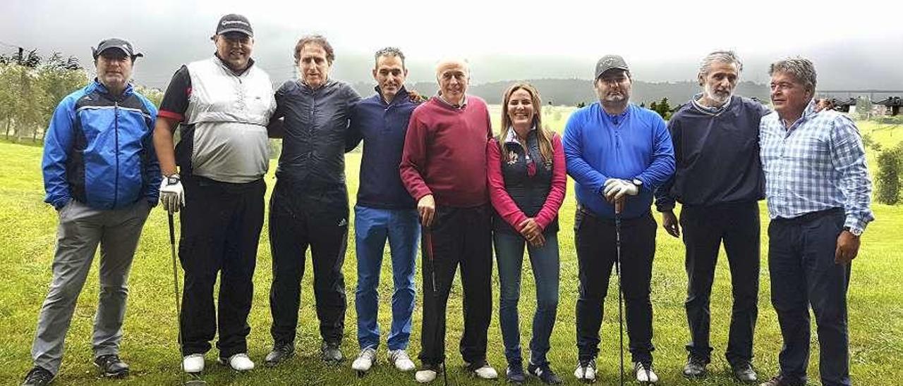 Javier Pichel, Alberto Pérez Flórez, Ignacio Eraña, Pablo Lago, José Manuel Díaz Novoa, Gloria Fernández, Elías Blanco, Manolo Jiménez y Pepe Martín, ayer, en Los Balagares.