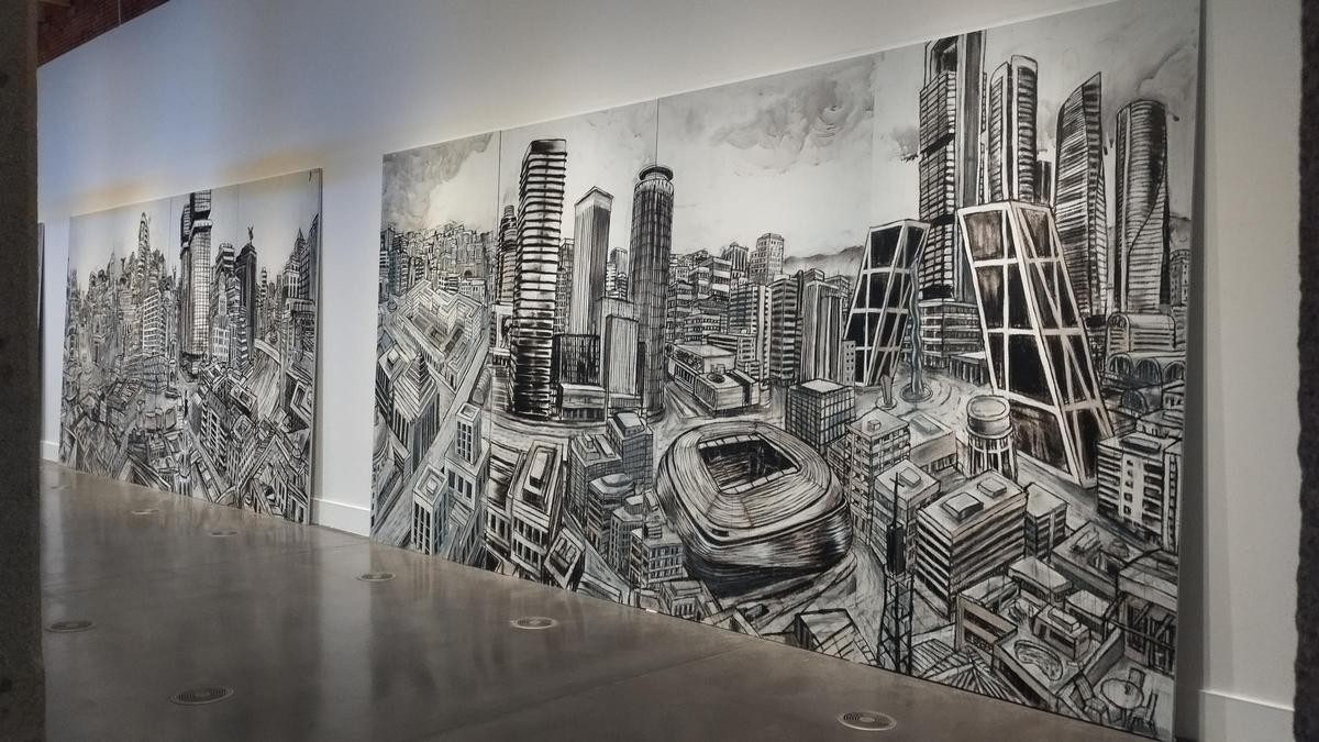 Dos de las grandes pinturas con perspectivas de Madrid de Javier de Juan que se exhiben en Condeduque.