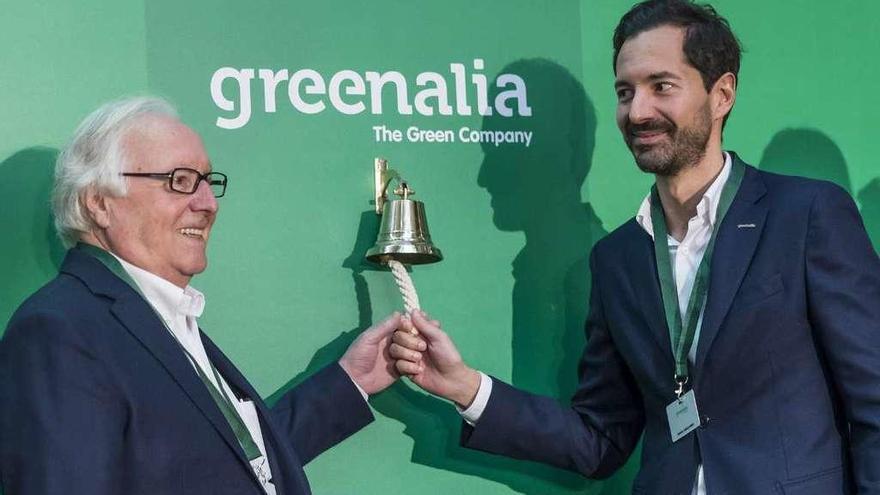 El presidente de Greenalia, Manuel García (derecha), con su padre José, ayer.