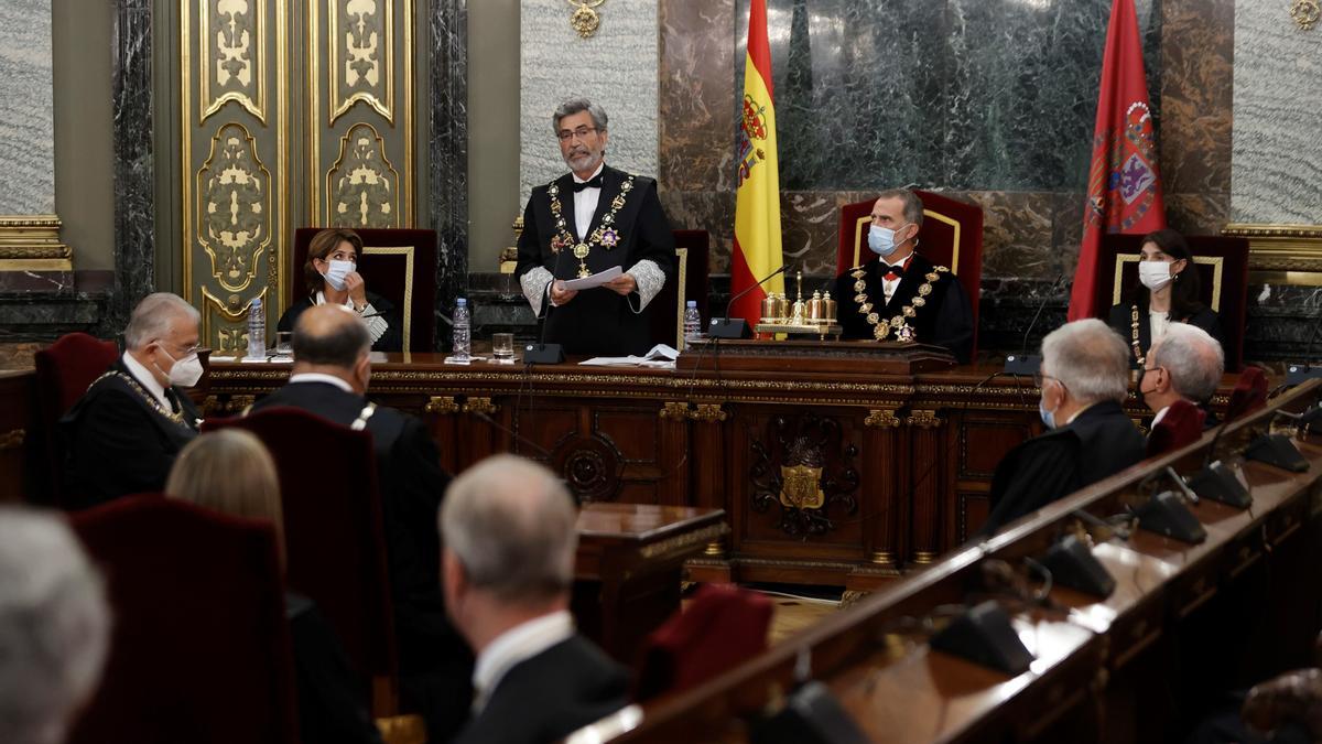 El president del CGPJ Carlos Lesmes, amb el rei Felip VI i la Fiscal General de l&#039;Estat, Dolores Delgado