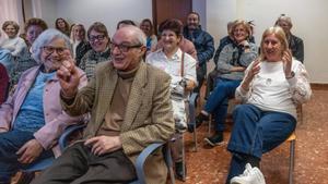 El consum, l’estalvi i les transferències cap a les seves famílies converteixen els majors de 55 anys en un «motor econòmic», conclou un estudi