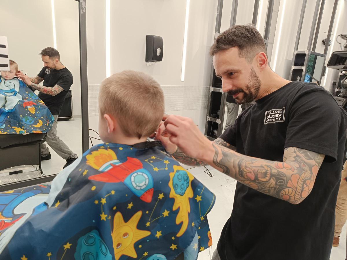 Cortes de pelo sin barreras en Lugones