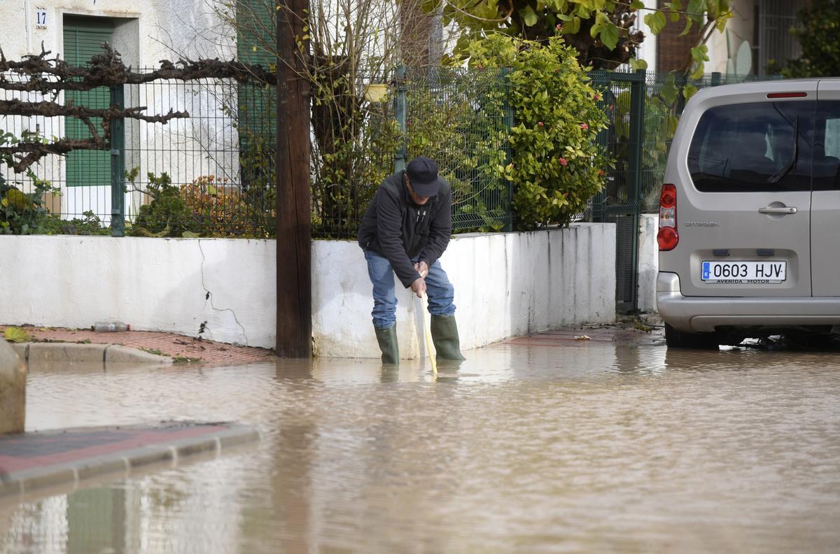 Así han dejado las lluvias las calles de Cobatillas