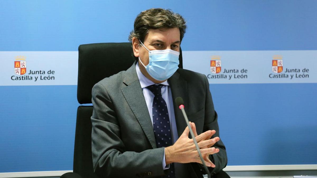 El consejero Carlos Fernández Carriedo, ofrece una valoración sobre financiación autonómica, ayer.