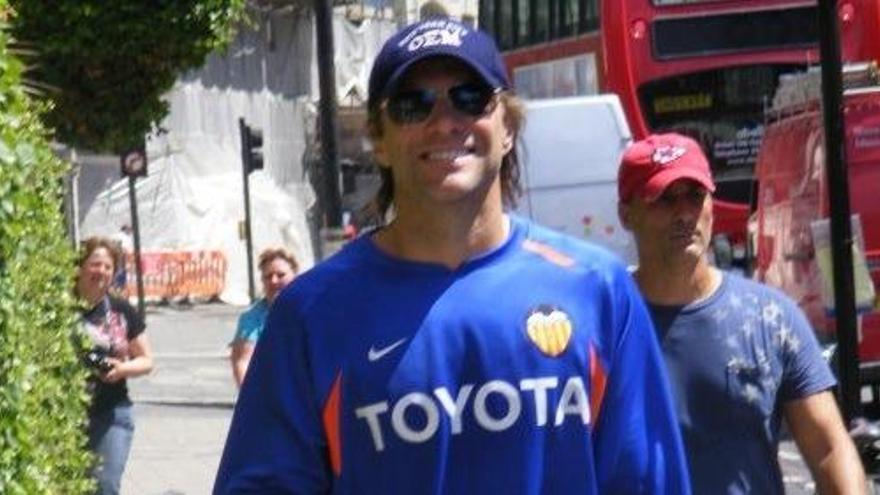 Jon Bon Jovi, con la sudadera valencianista