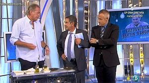 Jordi, Bertín i Revilla, davant una taula d’anxoves (’El gran debate’).