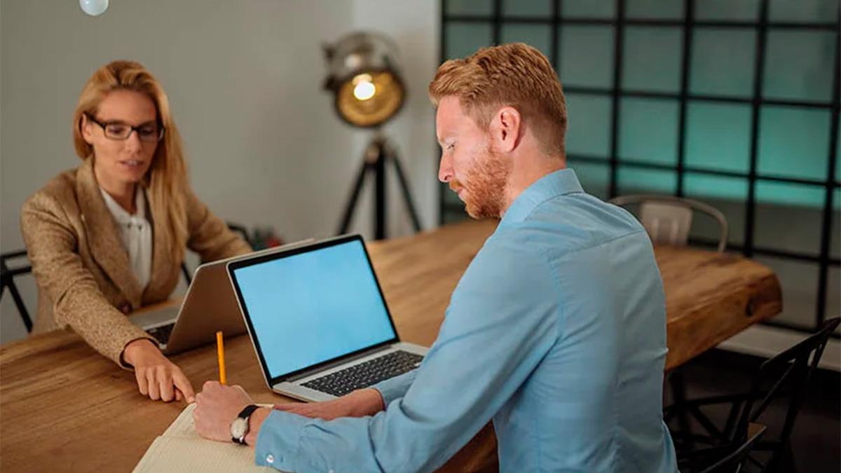 Empleado de recursos humanos