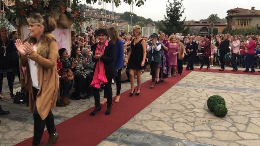 Un momento del desfile, en la finca &quot;Villa María&quot; de Cangas de Onís, ayer.