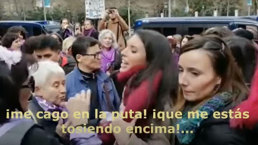 Fotograma de un vídeo fake extendido en redes sociales, acusando a Irene Montero de acudir al 8-M de 2020 tosiendo por covid.