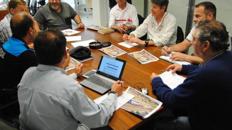 La comisión de seguridad reunida ayer en las oficinas del mercado nacional de ganados.