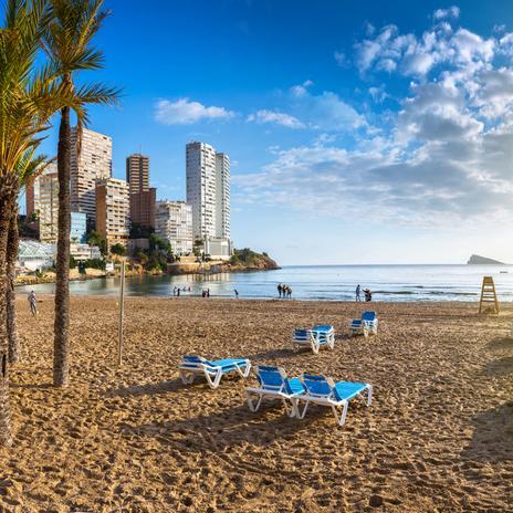 La regla de las 7 horas en la playa: los británicos opinan que podría arruinar sus vacaciones