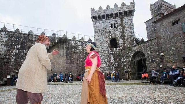 O ciclo de visitas teatralizadas ao castelo sumará este verán encontros nocturnos.  | CEDIDA
