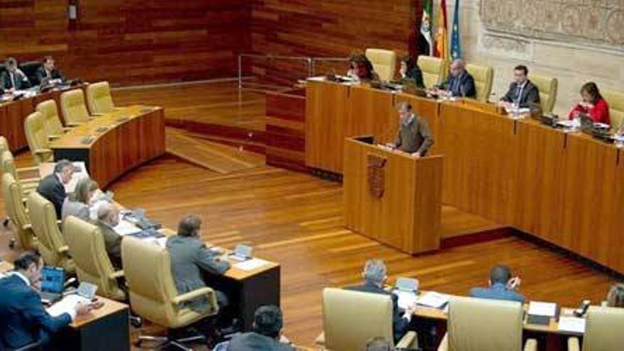La Junta de Extremadura anuncia la subida y creación de impuestos