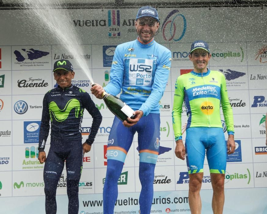 Raúl Alarcón gana a lo grande la Vuelta a Asturias tras adjudicarse la última etapa