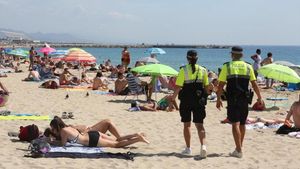 icoy35076130 barcelona 12 08 2016  sociedad la guardia urbana patrulla en160819190922