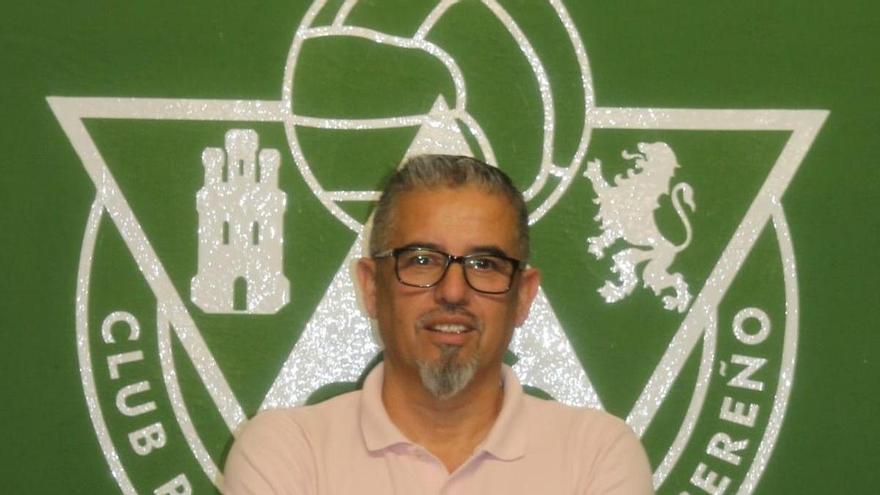 Juan Carlos Franco, el guardián de la cantera del Cacereño