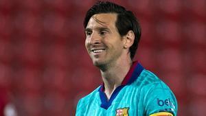 marcosl53750266 barcelona s argentinian forward lionel messi smiles during t200614154432