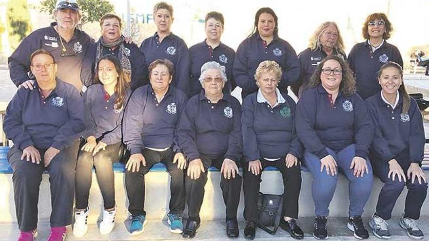 Formación del Bar Central de Primera Femenina.