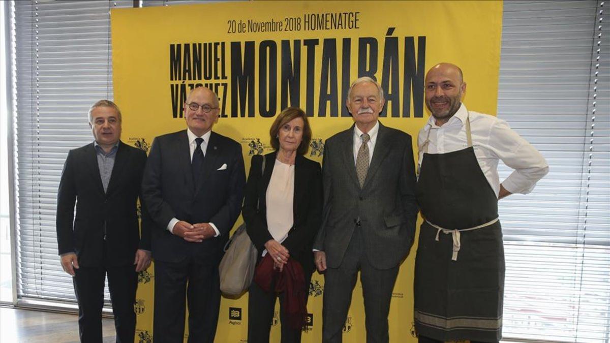 Manuel Vázquez Montalbán fue homenajeado en el Camp Nou