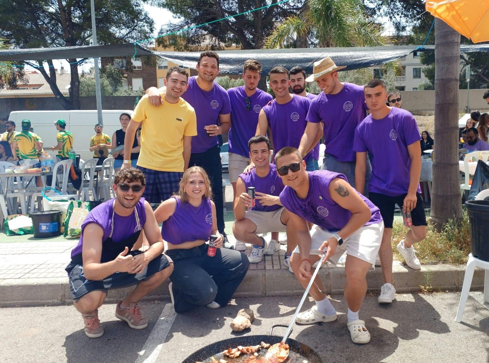 Las imágenes del primer concurso de paellas entre peñas de Benicàssim