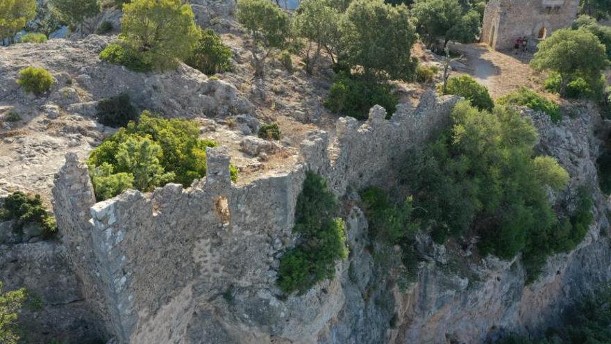 Una vista aérea de la muralla central del histórico conjunto arquitectónico | CEDIDA POR AL RUM