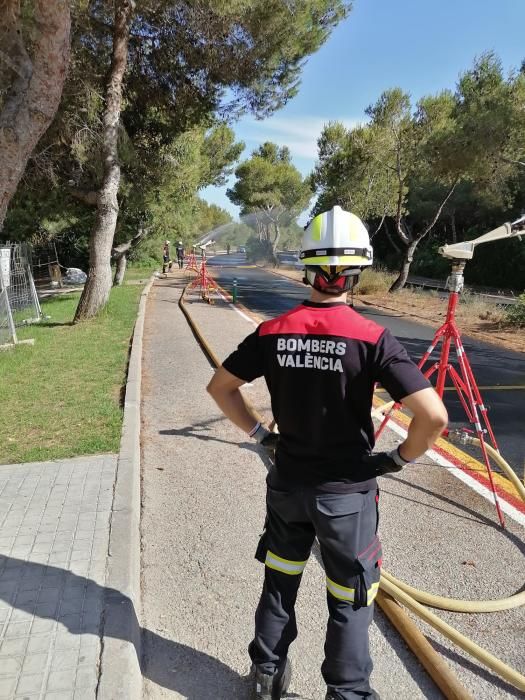 El cuerpo de Bomberos de València renueva sus trajes técnicos