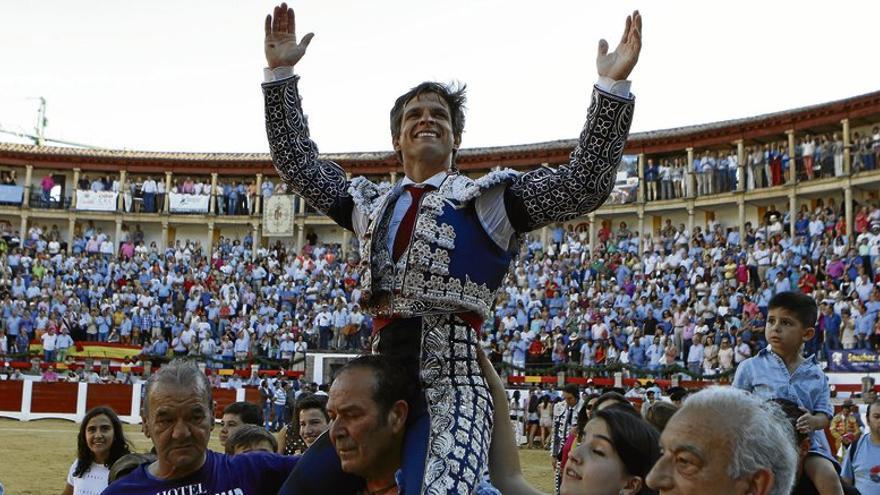 El Ayuntamiento de Cáceres eleva a 40.000 euros la ayuda para que haya festejos taurinos