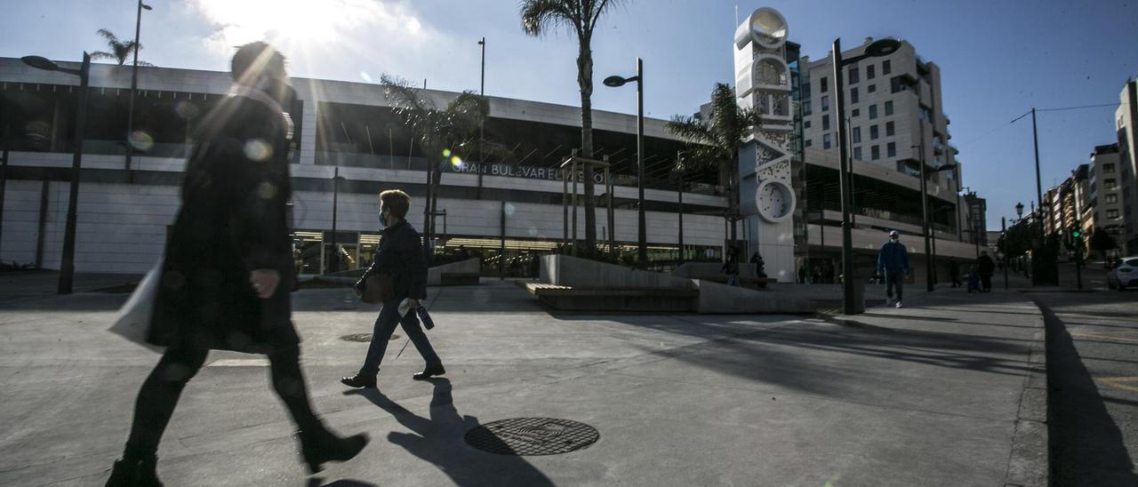 “¡Ya era hora! Hace 16 años que esperamos las obras de El Vasco y por fin caminamos por aquí"