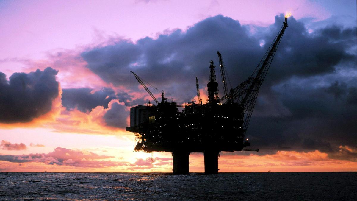 La OPEP descarta intervenir de momento en el mercado pese a la subida del petróleo