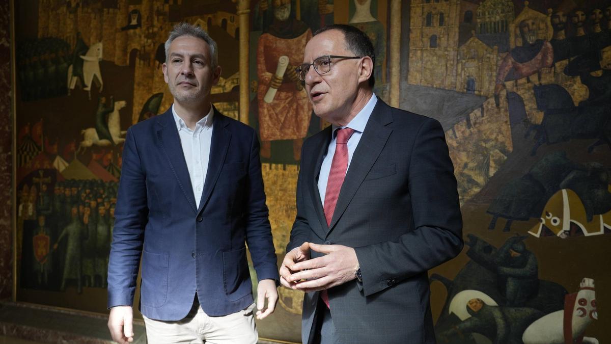 Ángel Blanco (izquierda) y Carlos Rodríguez, en el primer encuentro institucional.