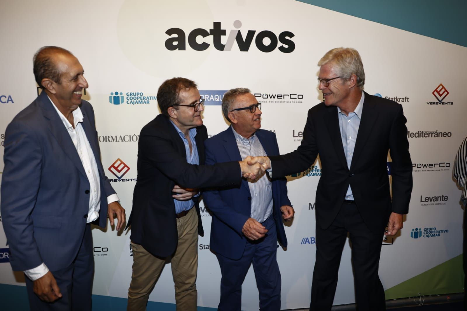 La presentación del suplemento económico 'activos' de Prensa Ibérica en València, en imágenes