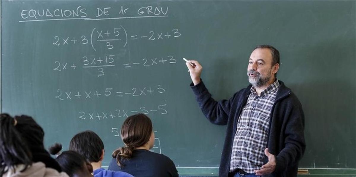 Classe de matemàtiques d’ESO a l’institut Celestí Bellera, de Granollers, ahir.